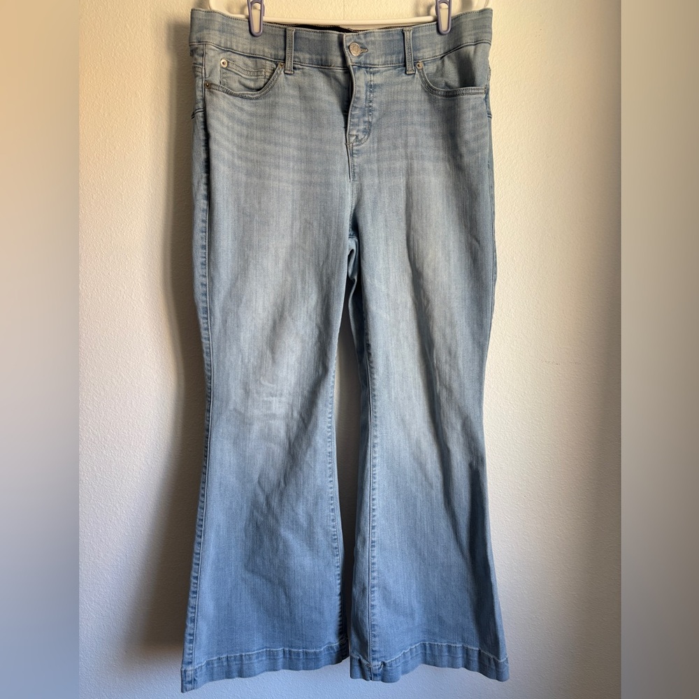 Torrid Bombshell Light Blue Flare Jeans 18R